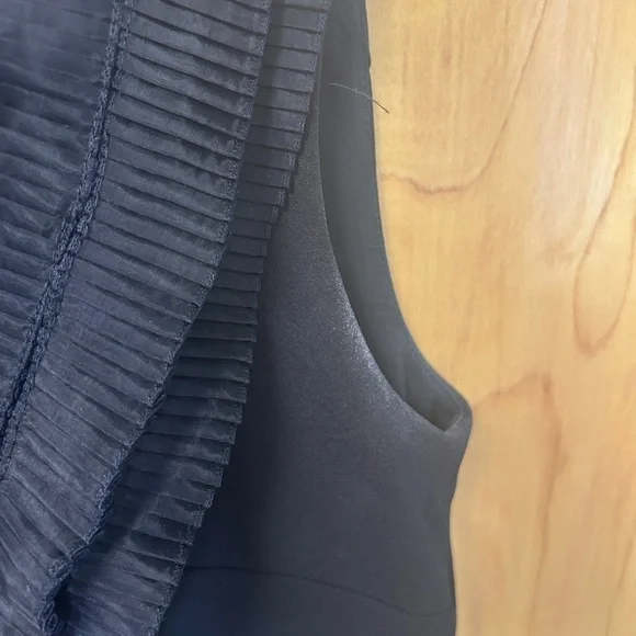 Black Ruffled Sleeveless Top - Picture 4 of 4